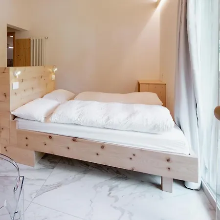 Couette-café Garni Aurora Soraga